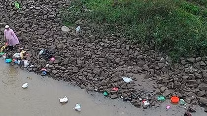 Phóng sinh ‘phóng’ luôn cả… rác