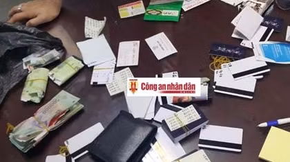 Một đối tượng nước ngoài dùng gần 400 thẻ ATM giả để rút tiền 