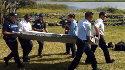 Phát hiện thêm một vật thể màu trắng nghi từ MH370