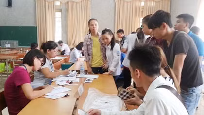Rối bời quyết định rút, nộp hồ sơ