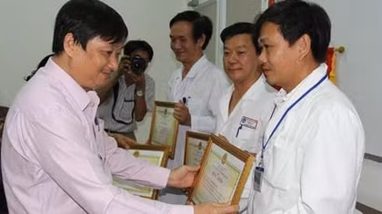 Hai em nhỏ trong vụ TNGT cầu Thuận Phước đã qua cơn nguy kịch
