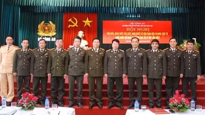 Phổ biến, quán triệt các luật, nghị quyết được Quốc hội khóa XIII thông qua