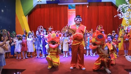 Vinpearl Land ngập tràn sắc màu truyền thống