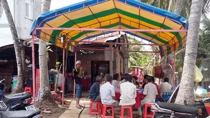Kẻ côn đồ đâm chết anh rể ra đầu thú