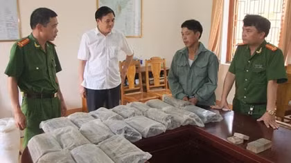 Vận chuyển 86kg thuốc nổ và 198 kíp nổ về bán kiếm lời thì bị tóm
