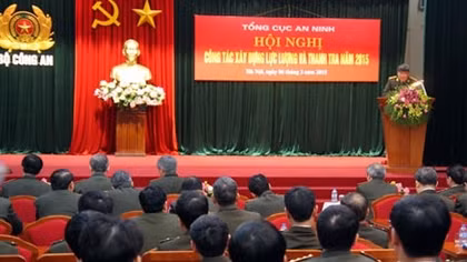 Xây dựng hình ảnh người chiến sỹ An ninh vì nhân dân phục vụ