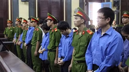 Tuyên hủy một phần bản án sơ thẩm, điều tra lại