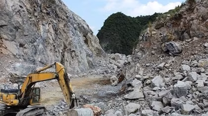 Nổ mìn tại mỏ đá, 2 người chết, 1 người bị thương
