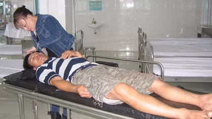 Côn đồ đuổi đánh chồng một giám đốc công ty gỗ ở Kon Tum