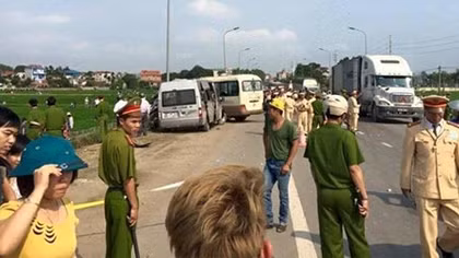 Lái xe bồn đứt rơ-móoc khiến 5 người tử vong đã ra trình diện