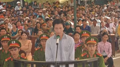Tử hình kẻ giết người thả xác xuống kênh