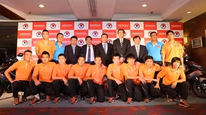 Vô địch Seagames 28 mỗi tuyển thủ U23 sẽ được tặng một xe máy 