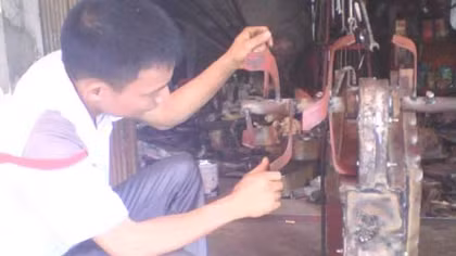 'Kỳ nhân' sáng chế máy nông nghiệp đa năng '8 trong 1'