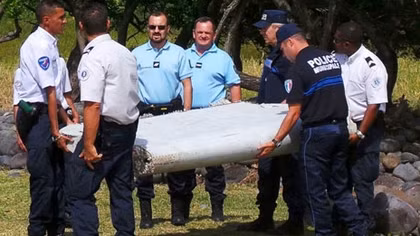 Boeing và Pháp xác nhận mảnh vỡ tìm thấy ở Reunion thuộc MH370