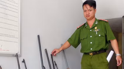 Người dân huyện miền núi Đông Giang cam kết không sử dụng súng tự chế