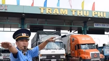 Quảng Bình: Thu phí tự động và kiểm soát tải trọng xe tại trạm thu phí 
