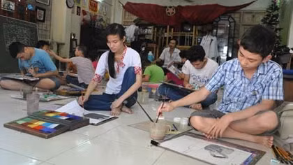 Hai mươi năm nặng lòng với trẻ câm điếc