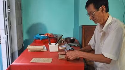 Người đóng sách cũ cuối cùng của Sài Gòn