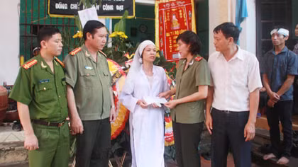 Dũng cảm hi sinh bảo vệ bình yên xóm làng