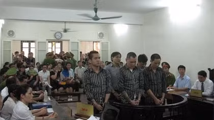 Hoãn phiên tòa xét xử nguyên Phó trưởng Ban Tổ chức Quận ủy Cầu Giấy 