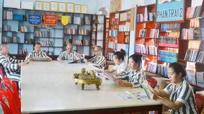 Về nơi thắp sáng lửa tình người