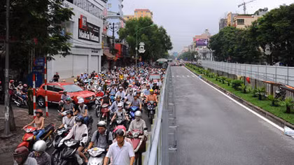 Tăng xử phạt gấp 10 lần hành vi đi xe máy vào đường cao tốc