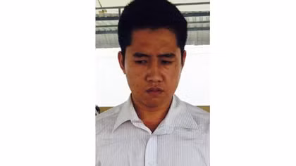 Đội mác công chức, đột nhập công sở... 'ăn hàng'