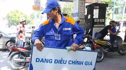 Cận Tết, xăng bất ngờ giảm mạnh