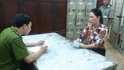Chiếc áo sặc sỡ nhận diện "quái nữ" trộm 5 lượng vàng