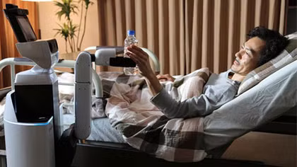 Ngạc nhiên với robot chăm sóc người già