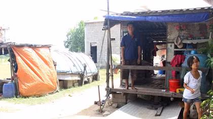 Dân vạn đò lên bờ tái định cư vẫn ở nhà chồ, nhà tạm