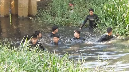 Câu cá mé sông, bé trai 2 tuổi chết đuối
