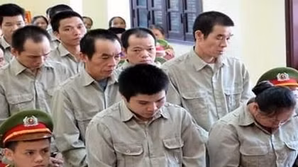 Từ vụ đổi tiền, hé lộ đường dây vận chuyển hàng trăm bánh heroin