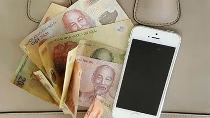 Dân vây bắt tên cướp Iphone 5 của nữ giáo viên
