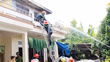 PCCC TP Đà Nẵng dập tắt vụ hỏa hoạn ngay trong cơn bão số 3