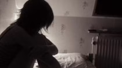 Rủ bé gái 12 tuổi sử dụng ma túy rồi làm chuyện "người lớn"
