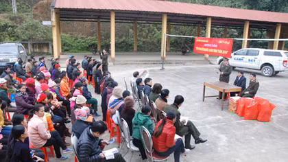 Khó khăn nhường chỗ cho tình người thân thương