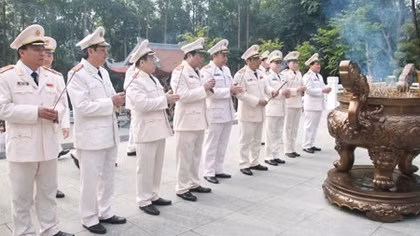 Học viện Chính trị CAND báo công dâng Bác tại Khu Di tích K9