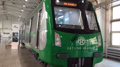 ‘Chiêm ngưỡng’ đoàn tàu mẫu đường sắt Cát Linh-Hà Đông