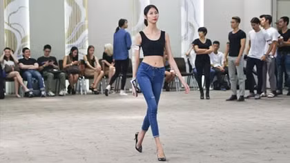 Tuần lễ thời trang quốc tế Việt Nam tuyển chọn người mẫu tại Hà Nội