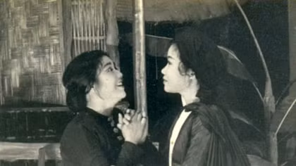“Phá tan kiếp gông xiềng ngục tù…”