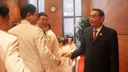 Ban chấp hành Trung ương khóa XII phải gắn bó mật thiết với nhân dân