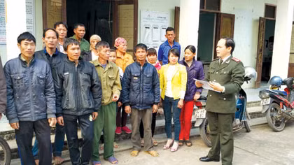Người con 4 “ngoại ngữ” của bản làng