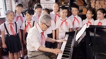 Nhạc sĩ Phong Nhã: Tuổi thơ vẫn ngời trong mắt