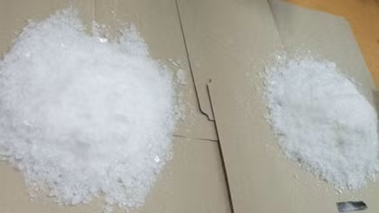 Ôm 1,4kg ma túy đá trên taxi lúc mờ sáng