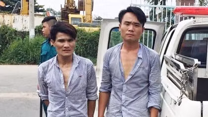 CSGT bắt nóng hai tên cướp dây chuyền