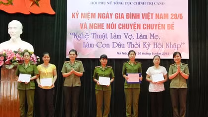 Kỷ niệm Ngày Gia đình Việt Nam và chuyên đề “Nghệ thuật làm vợ, làm mẹ, làm con dâu thời kỳ hội nhập” 