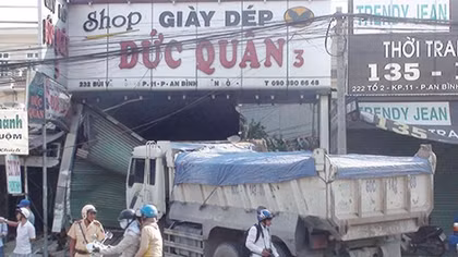 Hàng chục người bị "Thần Chết" sờ gáy trong vụ xe ben mất lái 