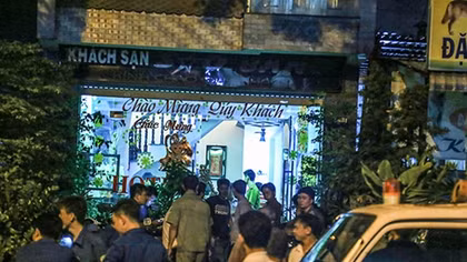 Vào khách sạn với một nam thanh niên, chủ tiệm Internet bị đâm chêt 