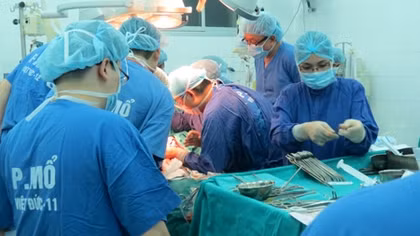 (KỲ TÍCH) Ghép tim thành công cho một người cận kề cõi chết